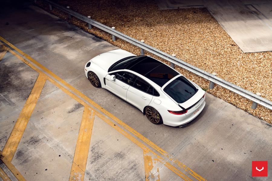  Porsche Panamera 4 on Vossen Wheels 2019 года  (фото 9 из 17)